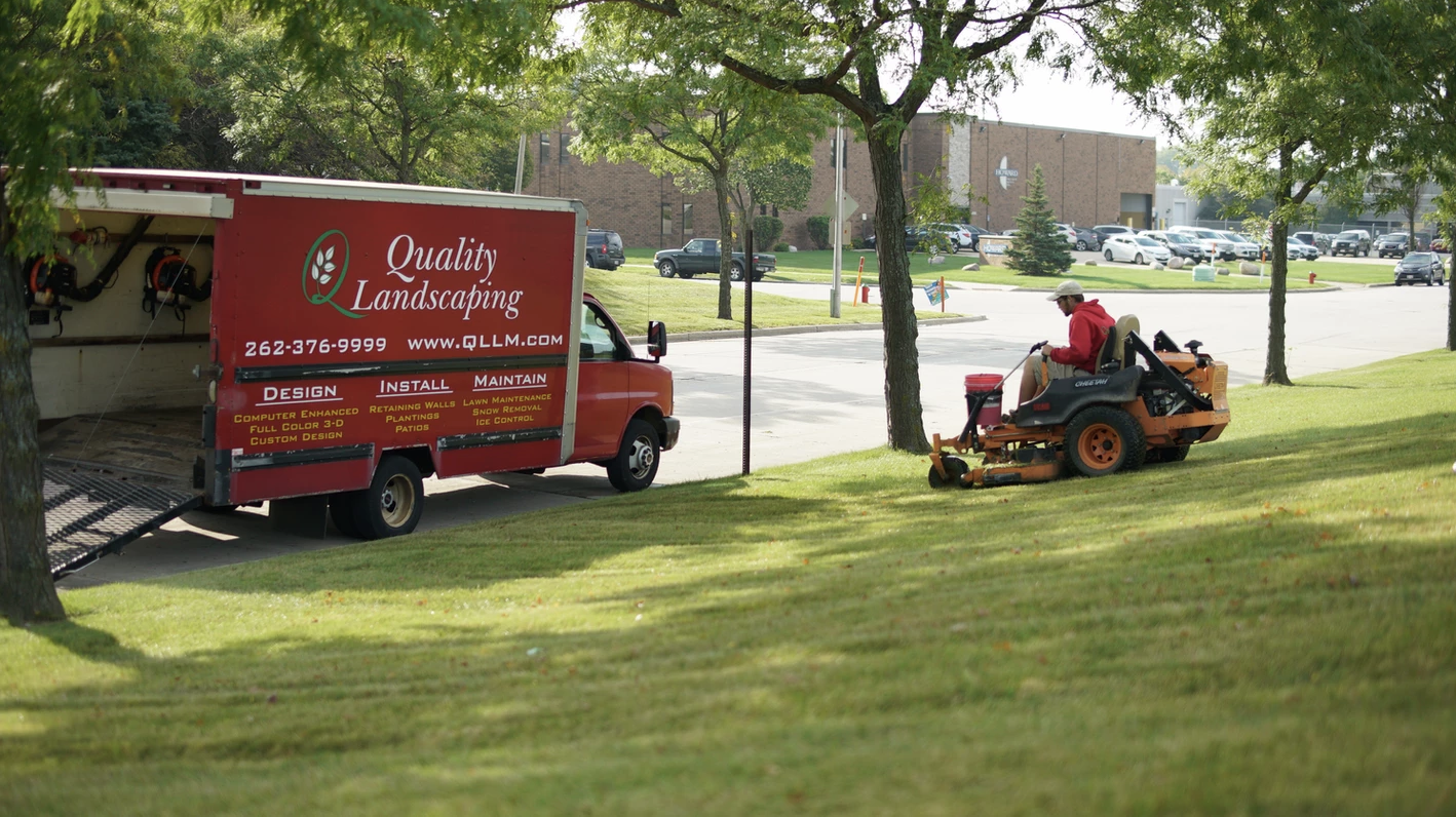 Milwaukee, Wisconsin Commercial Lawn Mowing