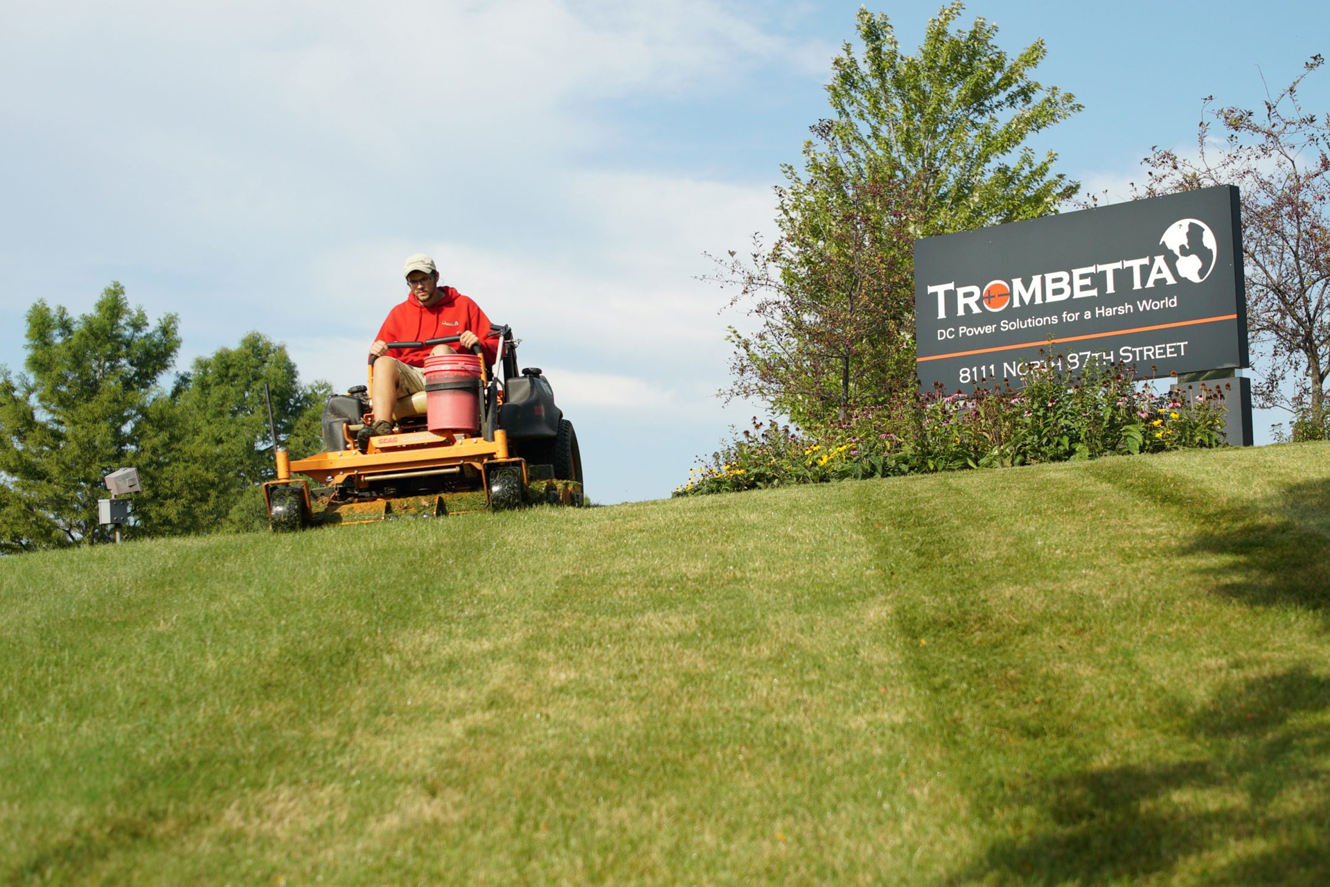 Commercial landscaping services in Milwaukee, Wisconsin